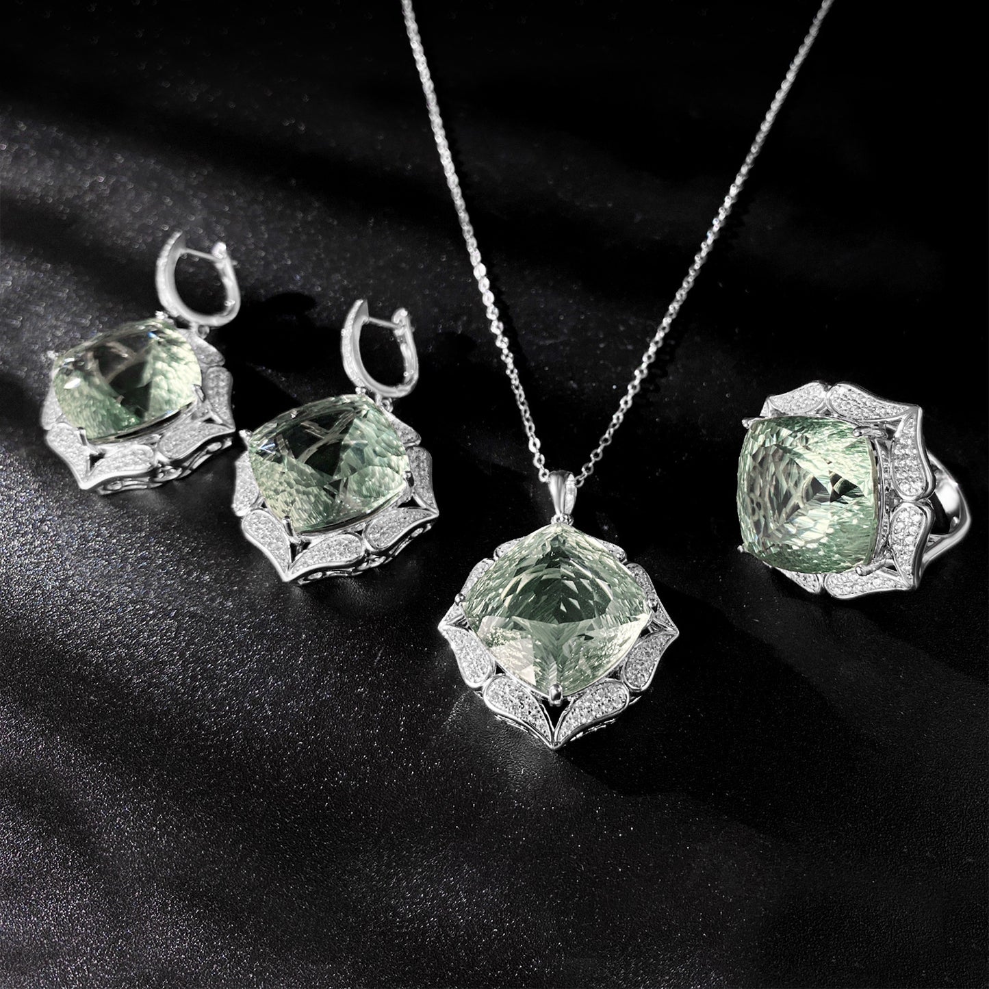 Nala S925 Silver Set Large Natural Green Crystal Pendant