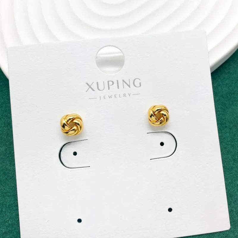 Pendientes sencillos de moda chapados en oro de 4k Pendientes con nudo chino Joyas para mujer Joyas con dijes Regalo de compromiso