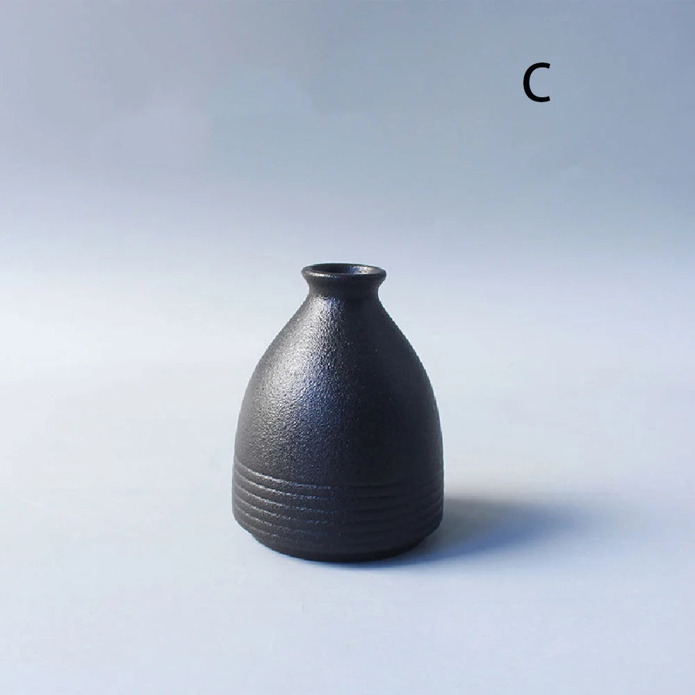 Ceramic small vase, black small vase simple Japanese decoration