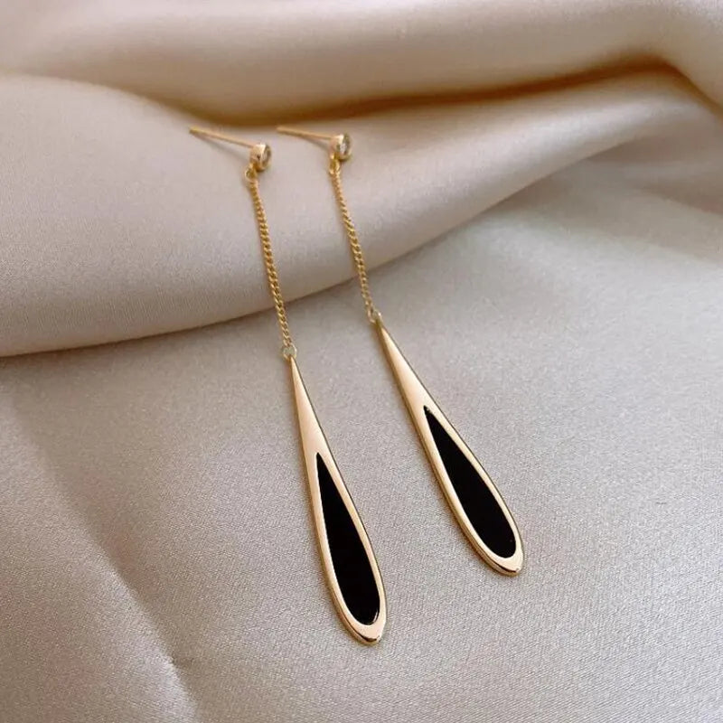 Nari Geometric Square Drop Earring