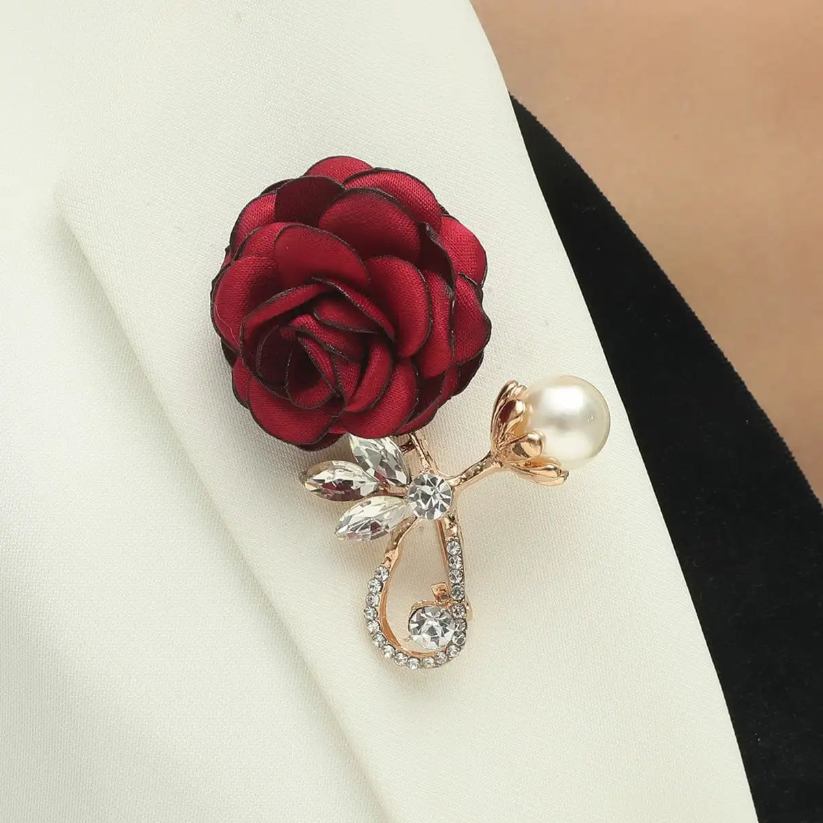 High-quality Red Rose Cloth Flowers Imitation Pearl Crystal Brooch